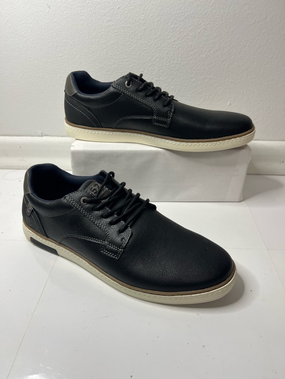 B-52 by Bullboxer Comfort Form Men's Black Casual Sneakers size 10 NEW